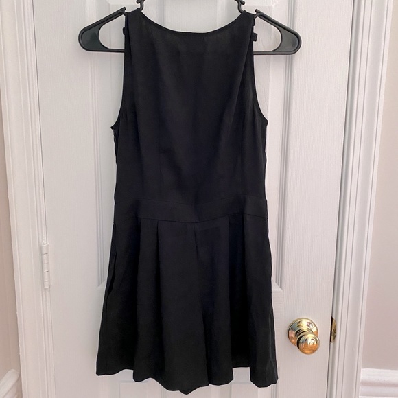 LOFT Women’s Petite Romper with Pockets - Picture 7 of 7